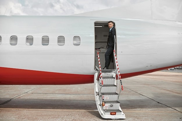 Uplift Your Travel: The Benefits of Celebrity Private Jet Charters in Naples