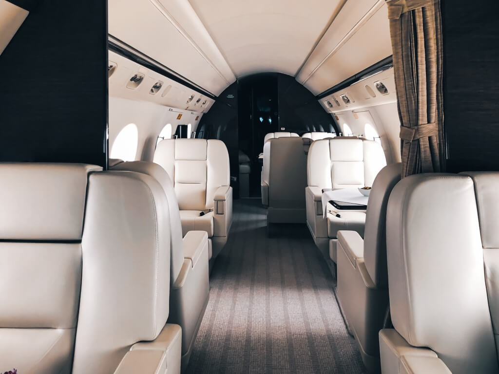 Private Jet Charter vs Commercial Airlines:<br /><br />5 Differences That Make Flying Private Worth It